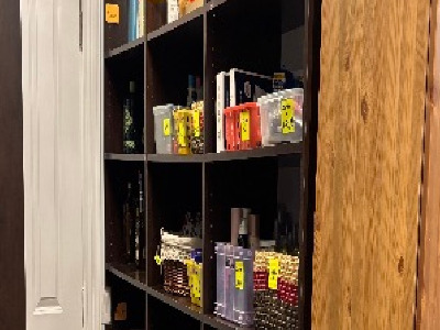 <b>Tips</b><br>Sometimes you will find items, you’re not sure about if you wanna keep them. I always use the rule, if I have used them in the last year. If not, I get rid of it. Never be afraid of changes.<br><br>